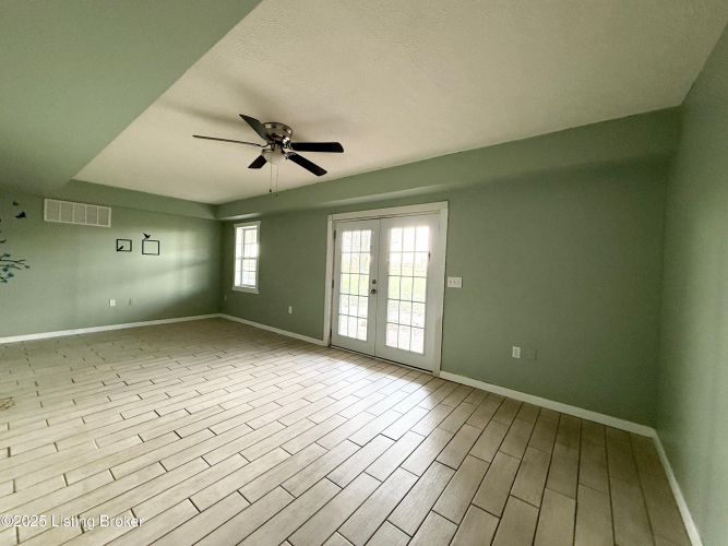 Listing Image 62