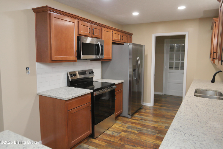 Listing Image 21