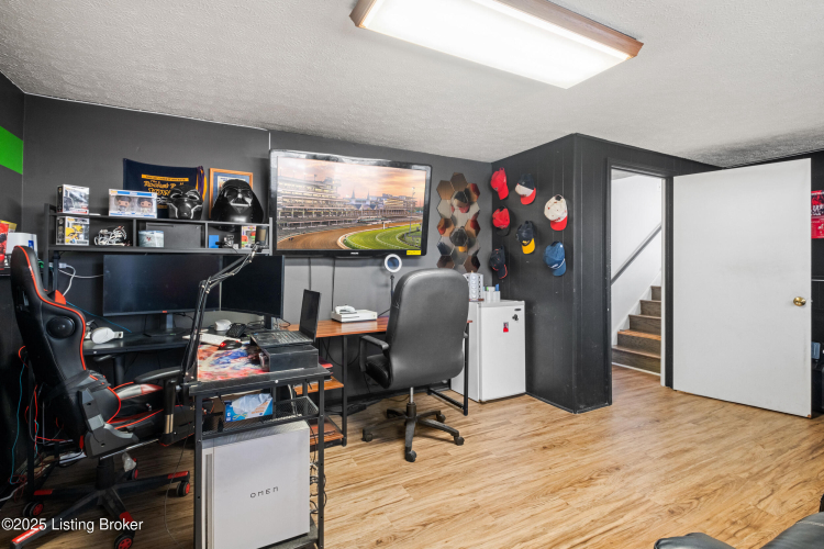 Listing Image 24