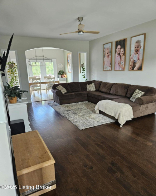 Listing Image 5