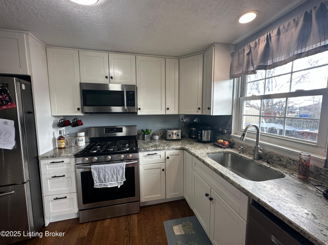 Listing Image 5