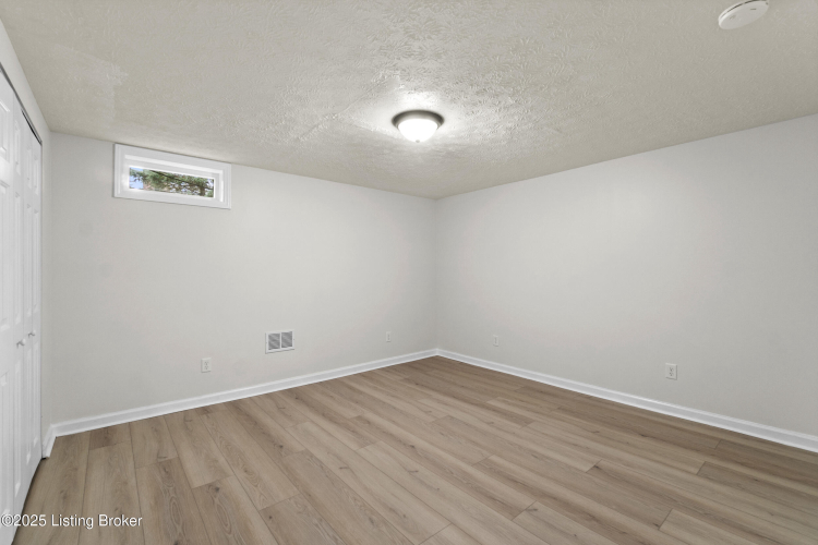 Listing Image 45