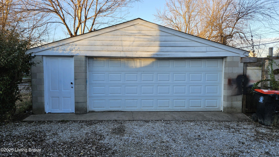 Listing Image 36