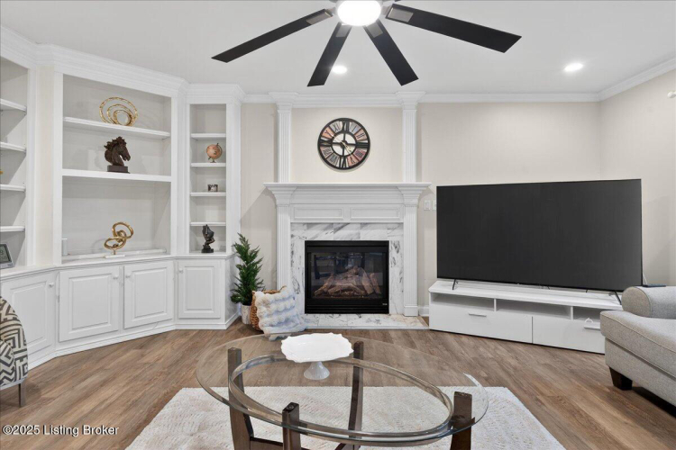 Listing Image 9