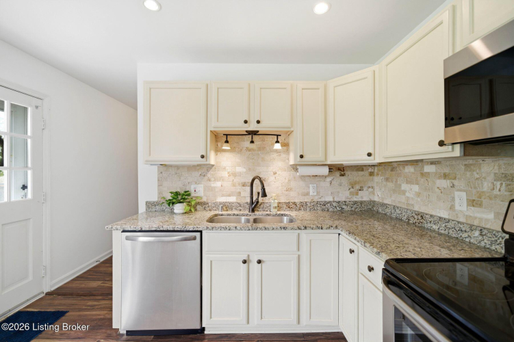 Listing Image 13