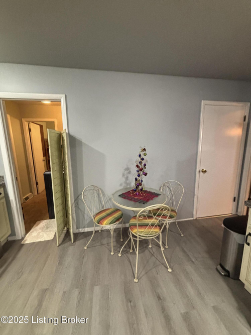 Listing Image 24