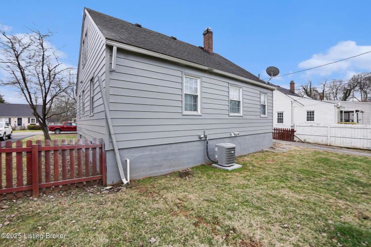 Listing Image 16