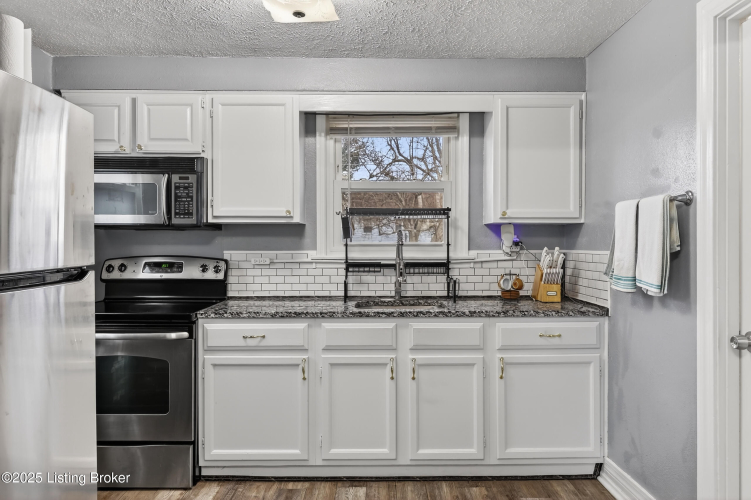 Listing Image 15