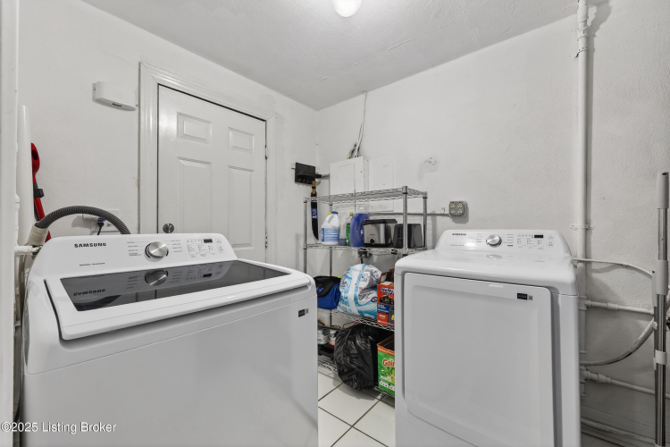 Listing Image 16