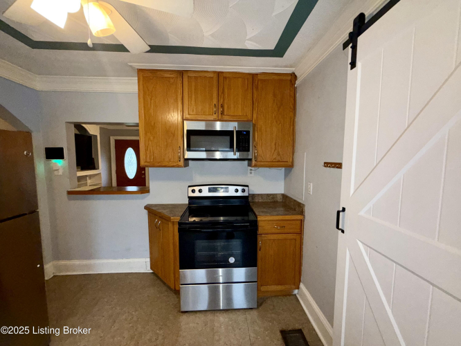 Listing Image 12