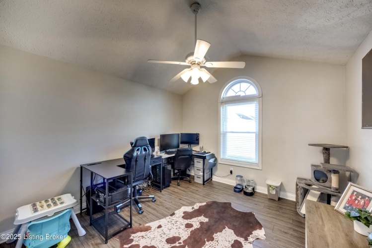 Listing Image 17