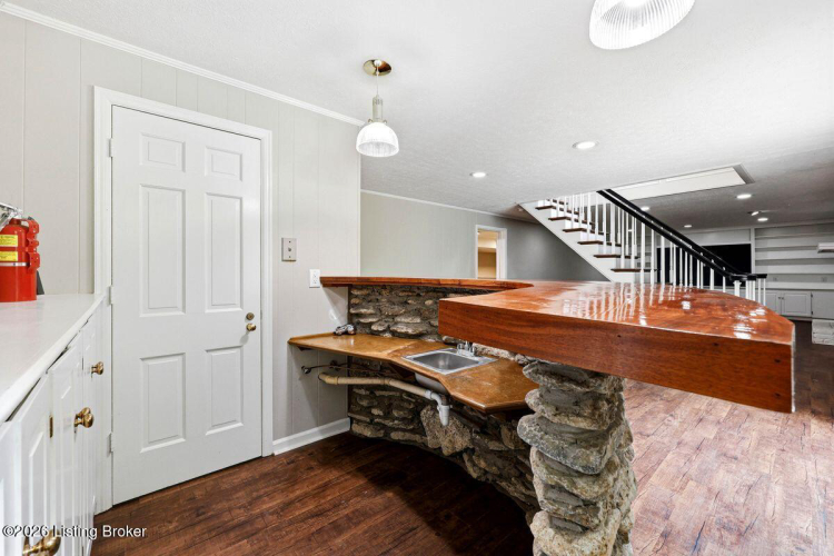 Listing Image 55