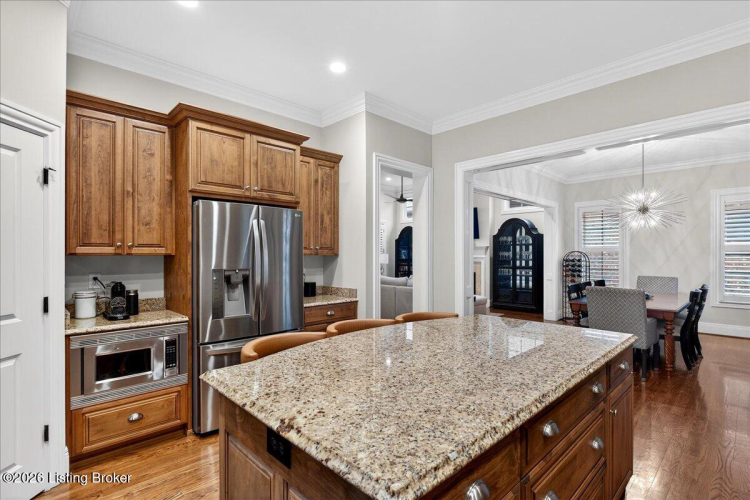 Listing Image 10