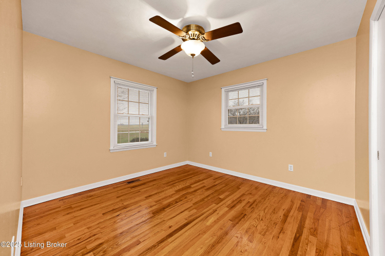 Listing Image 16