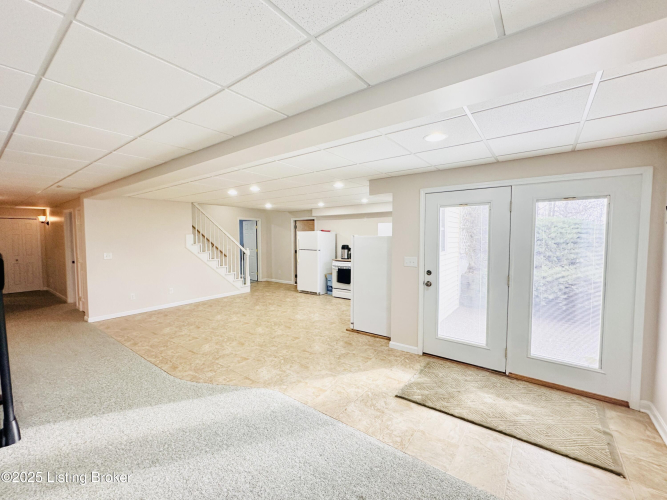 Listing Image 82
