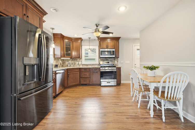 Listing Image 14