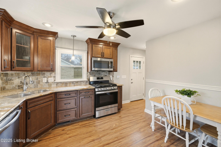 Listing Image 19