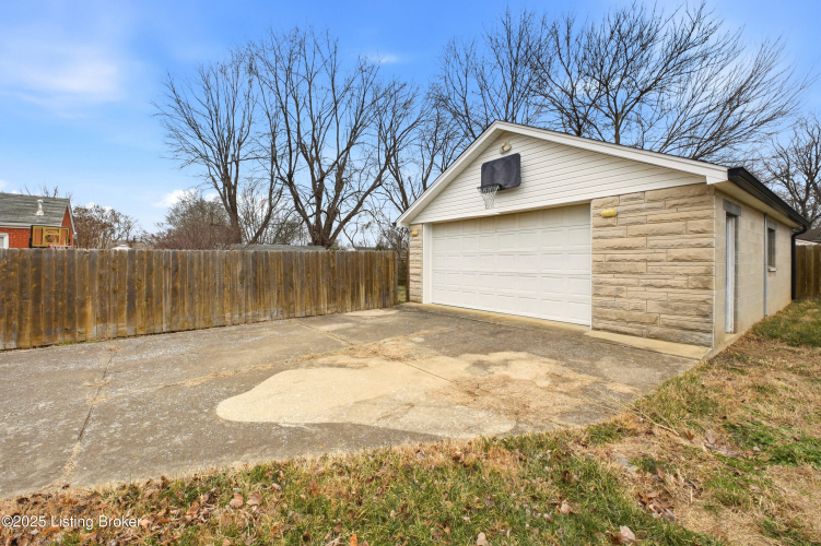 Listing Image 38