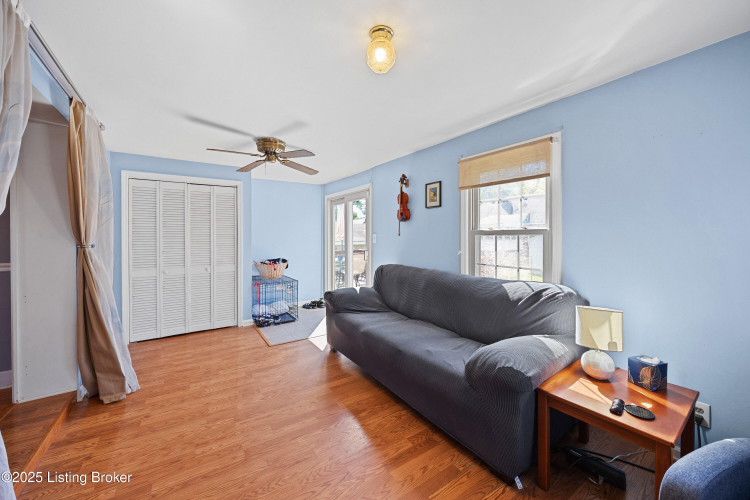 Listing Image 12