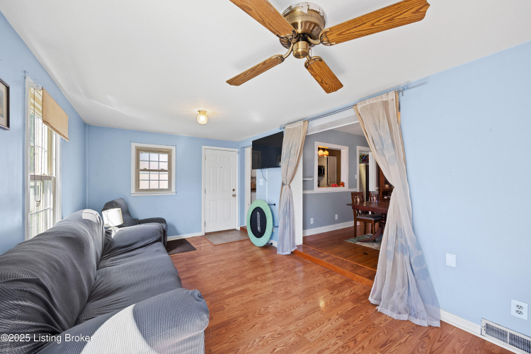 Listing Image 14