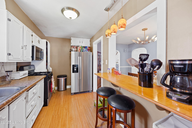 Listing Image 10