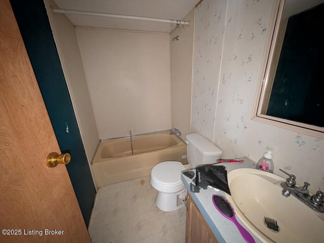 Listing Image 16