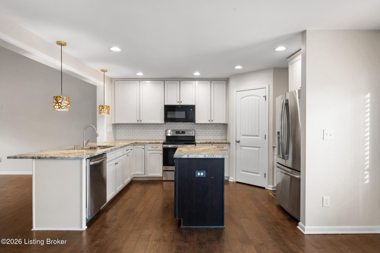 Listing Image 12