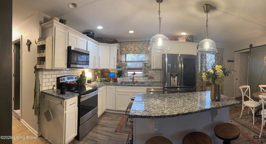 Listing Image 15