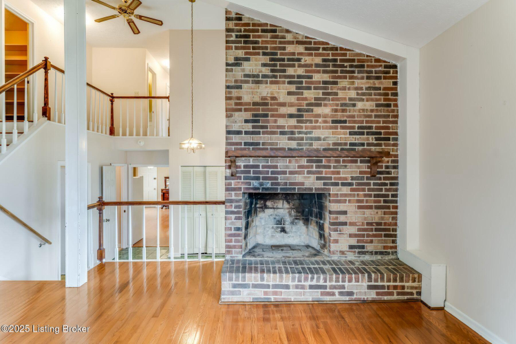 Listing Image 17
