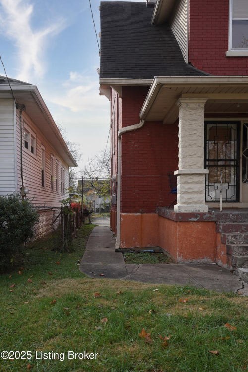 Listing Image 6