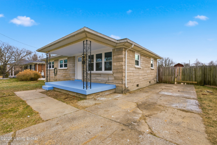 Listing Image 4