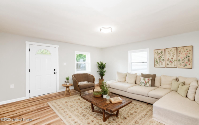 Listing Image 12