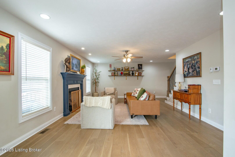 Listing Image 32