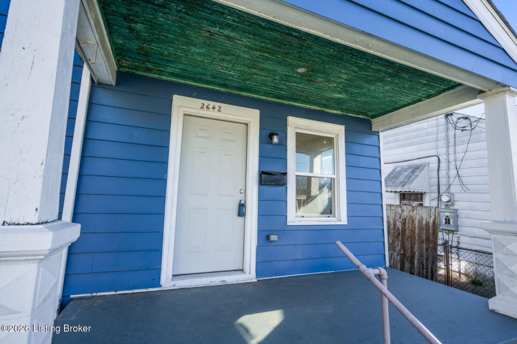 Listing Image 4