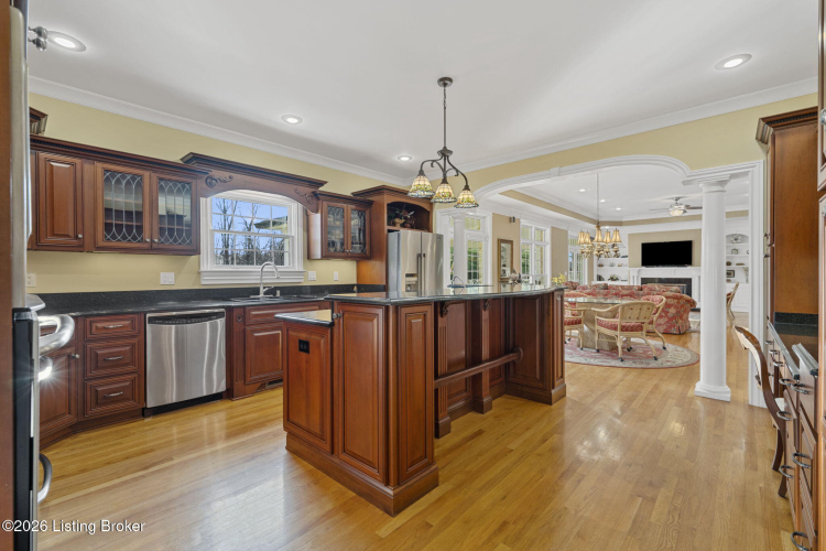 Listing Image 16
