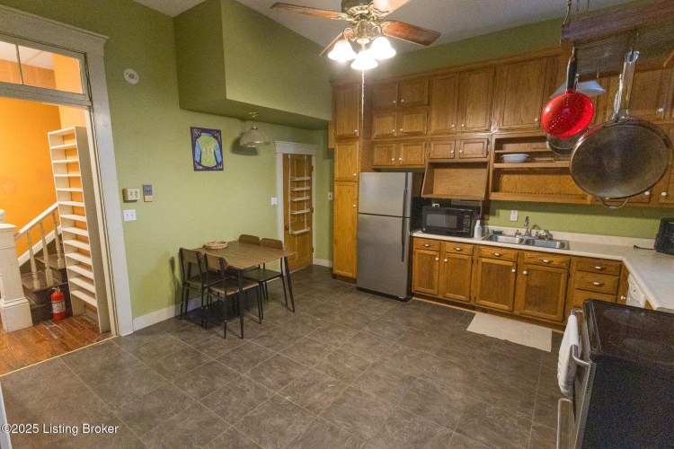 Listing Image 22