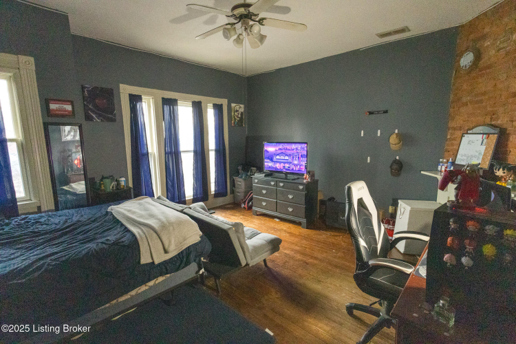 Listing Image 42