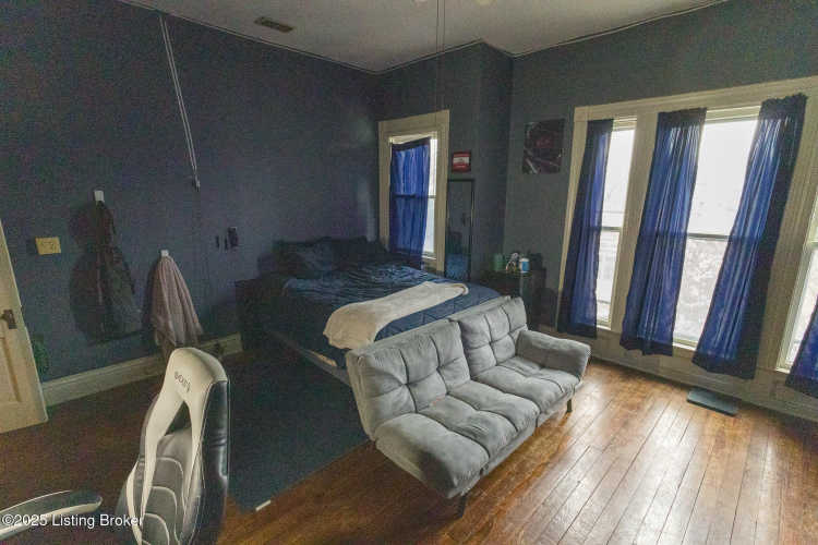Listing Image 43