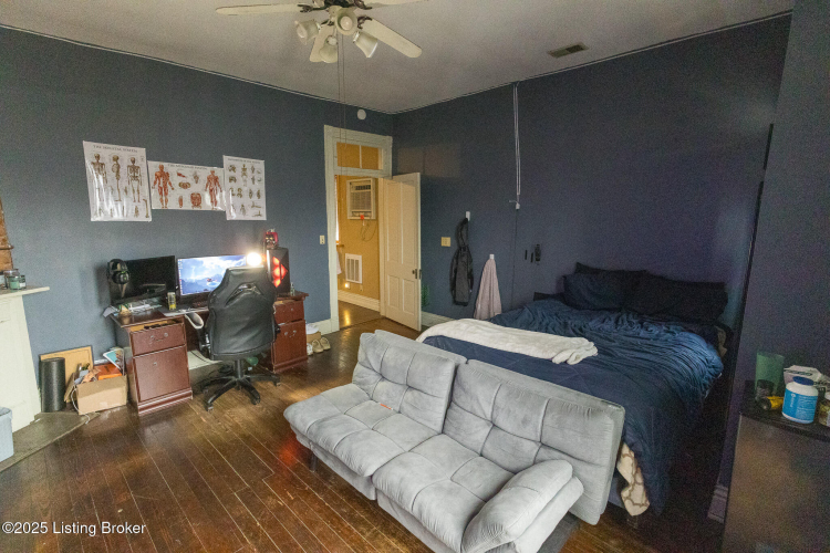 Listing Image 44