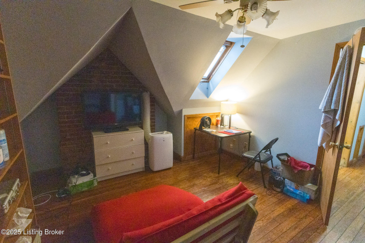 Listing Image 50
