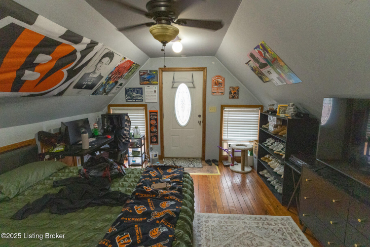 Listing Image 57