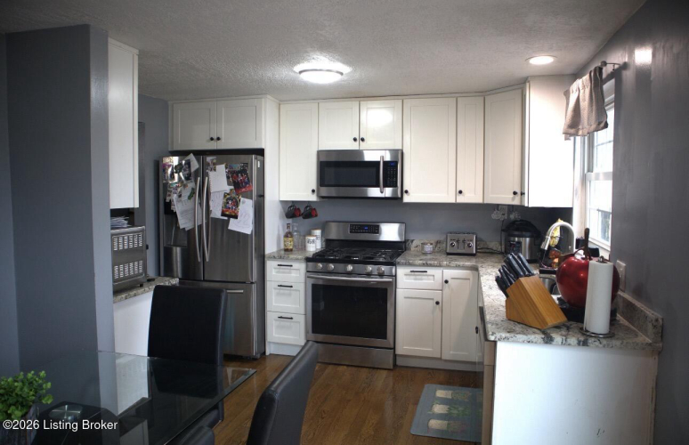 Listing Image 5