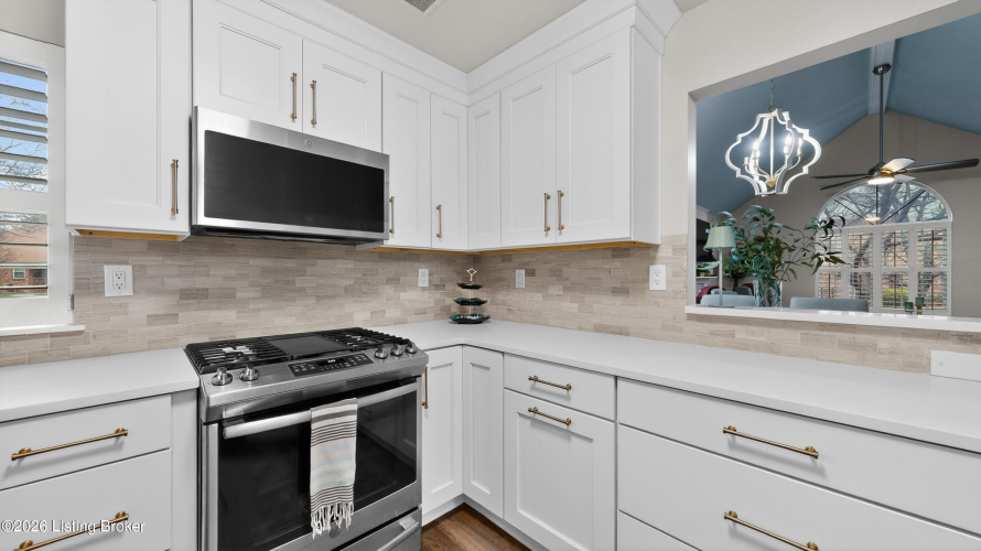 Listing Image 11