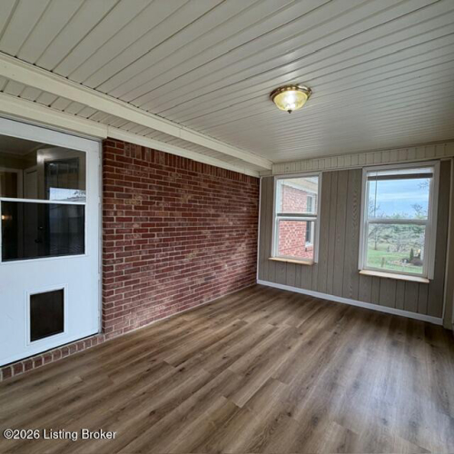 Listing Image 24