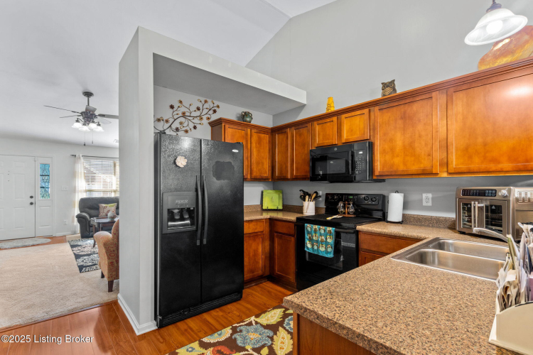 Listing Image 14