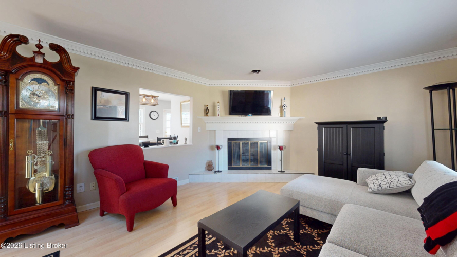 Listing Image 6