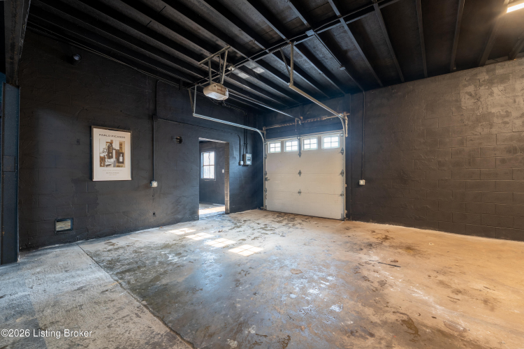 Listing Image 64