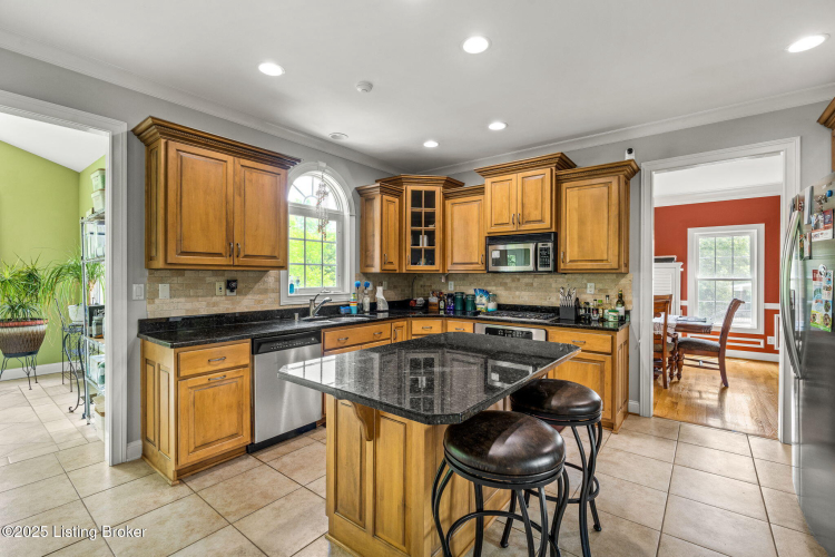Listing Image 12