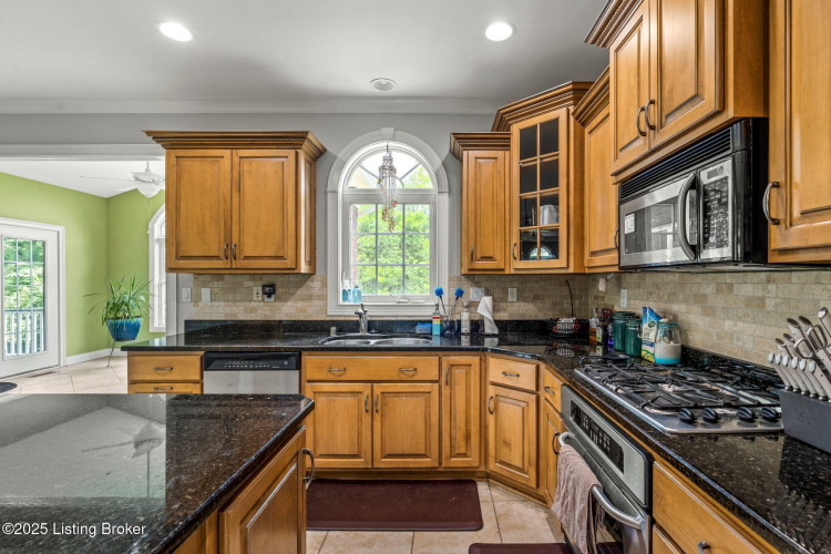 Listing Image 15