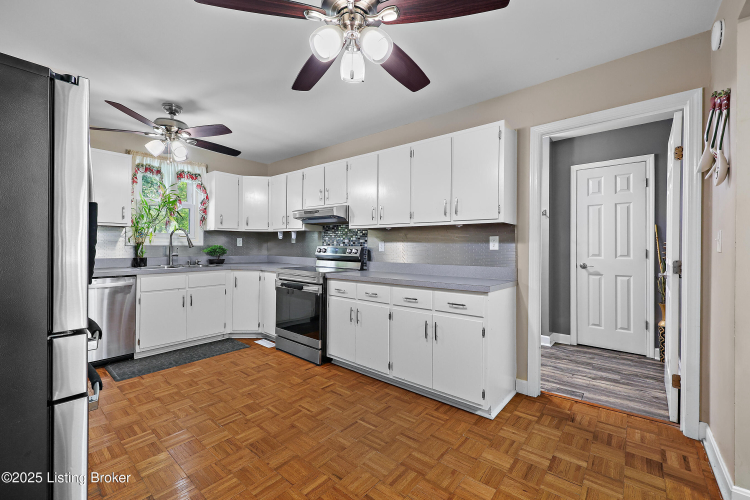 Listing Image 18